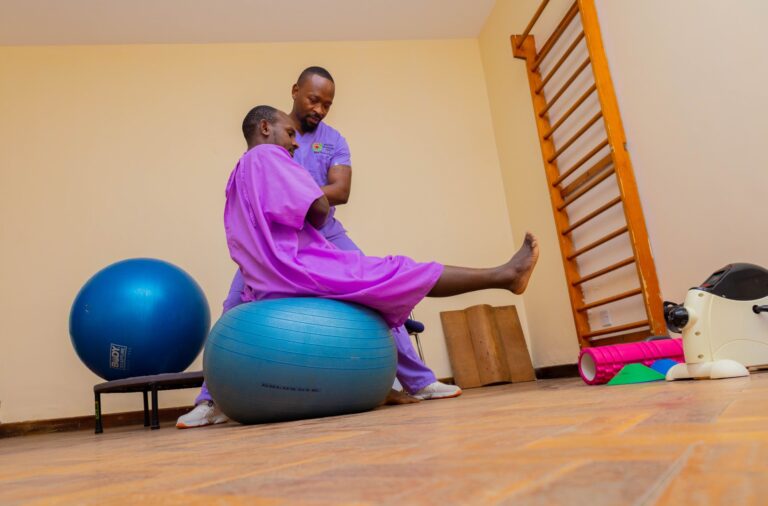 What Is The Difference Between Physiotherapy And Chiropractic?